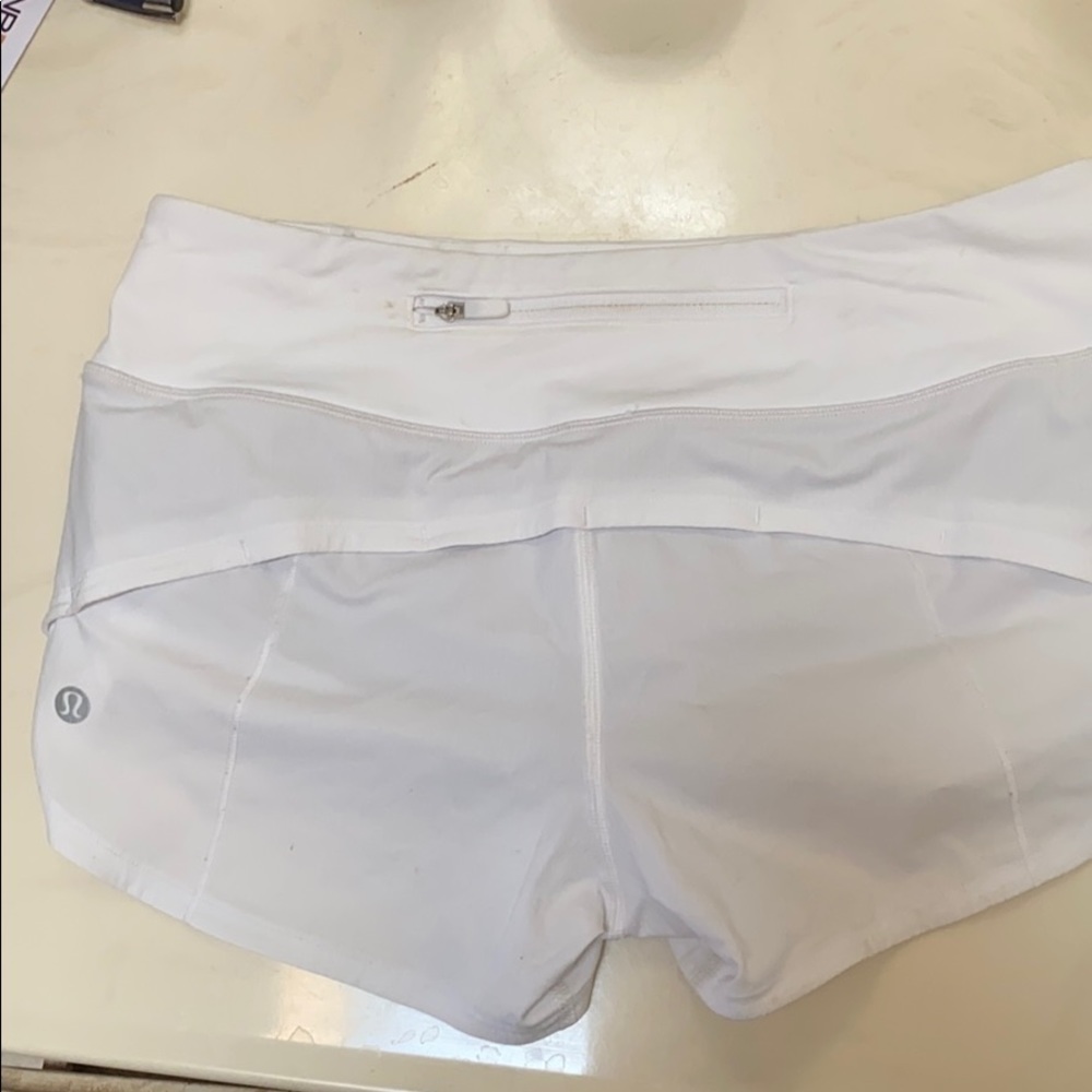 Lululemon speed up shorts size4. I